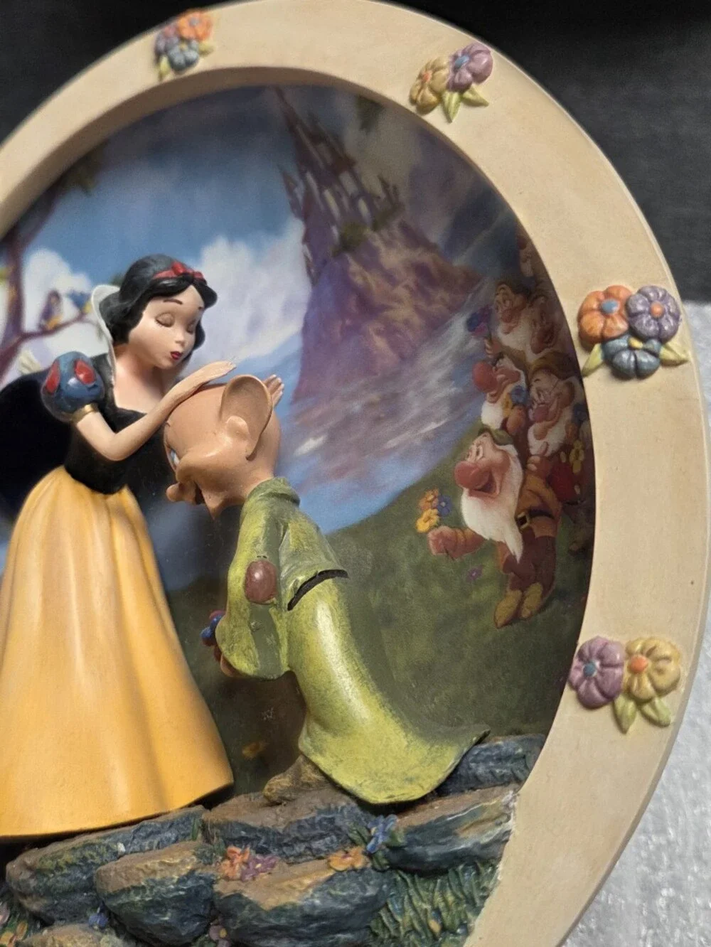 Bradford Exchange - Snow White & the Seven Dwarfs -The Fairest of Them All Plate